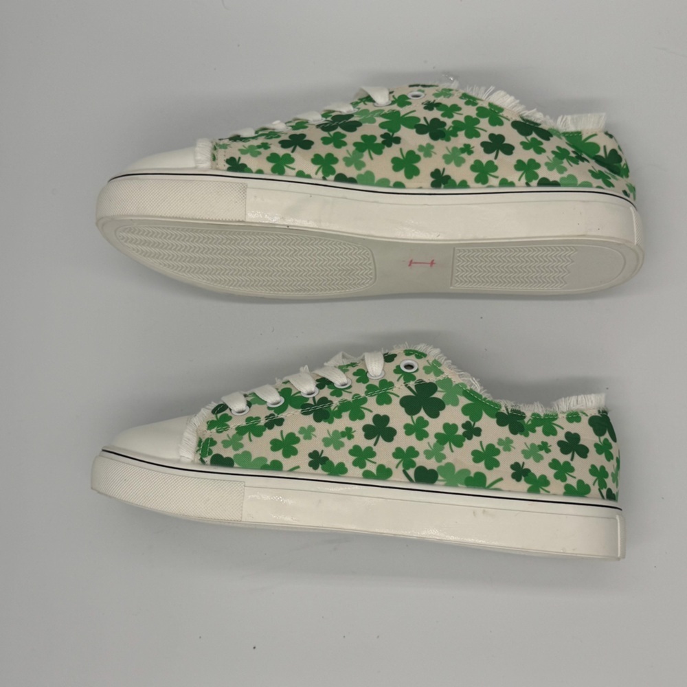St Patrick’s Day Green White Shamrock Festive Spring NWOB Boho Tennis Sneaker 40 - Picture 6 of 7